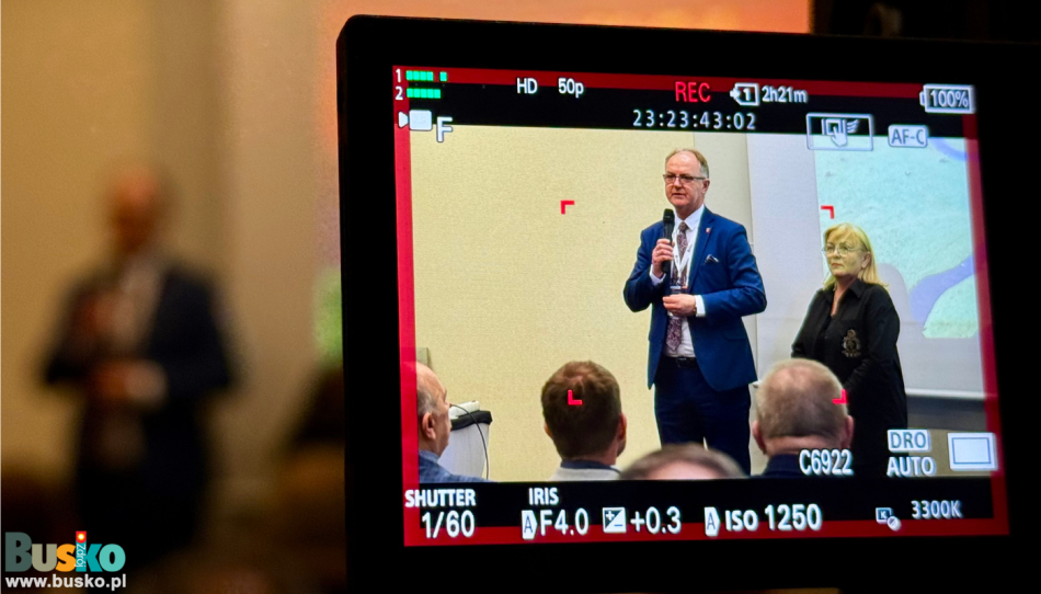 Kobieta-i-mężczyzna-w-obiektywie---konferencja-na-temat-Polskich-Tężni Kobieta-i-mężczyzna-w-obiektywie---konferencja-na-temat-Polskich-Tężni