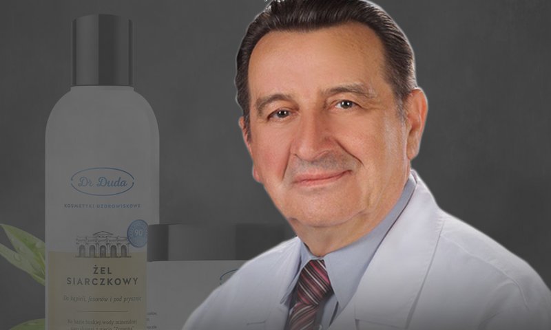 Grafika promująca spotkanie z dr. Romanem Dudą, zdjęcie mężczyzny w białym fartuchu laboratoryjnym, w tle kosmetyki