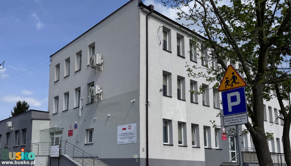 Budynek-Urzdu-Miasta-i-Gminy-w-Busku-Zdroju-ul-Roana-2 Budynek-Urzdu-Miasta-i-Gminy-w-Busku-Zdroju-ul-Roana-2