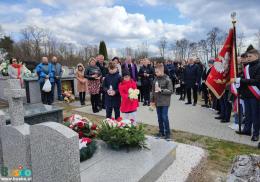 Zdjęcie przedstawia obchody w Dobrowodzie upamiętniające polskich bohaterów II wojny światowej