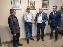 Podpisanie umowy dot. inwestycji - przedszkole publiczne w Busku-Zdroju