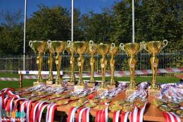 nagrody, puchary, medale dla uczestników biegów przełajowych