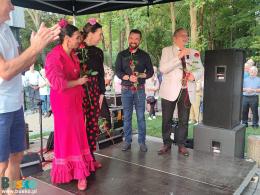 Pokaz flamenco Magdy Navarette - podziękowanie od z-cy burmistrza Michała Marońskiego 